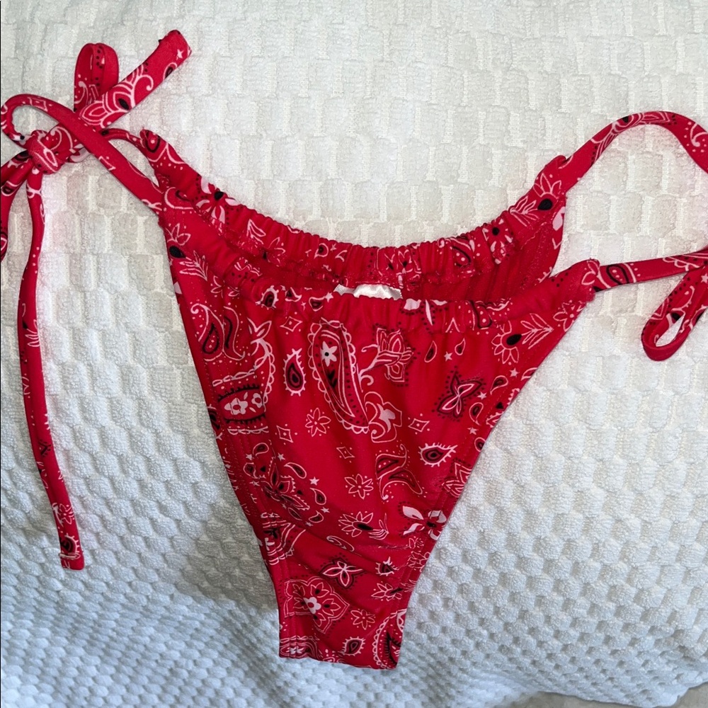 FINAL SALE NWOTs Wild Fable Red Bandana Print Bikini Bottom Juniors Size CS